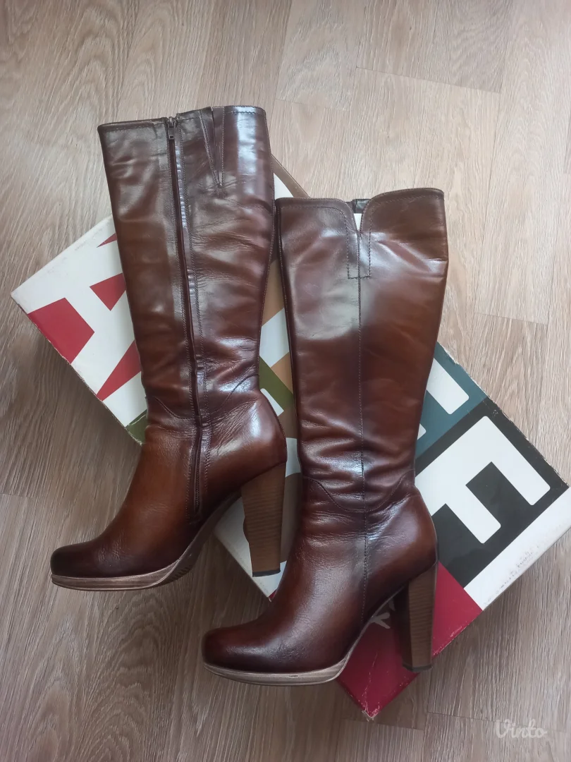 Stefano kožne čizme 38 broj - nove