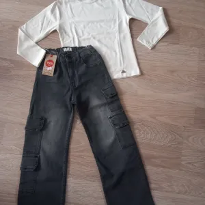 Tcr jeans farmerke I bluzica br 8- novo