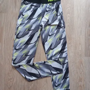 Nike helanke L velicina- nove