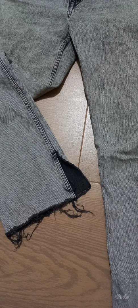 Zara farmerke 38 broj