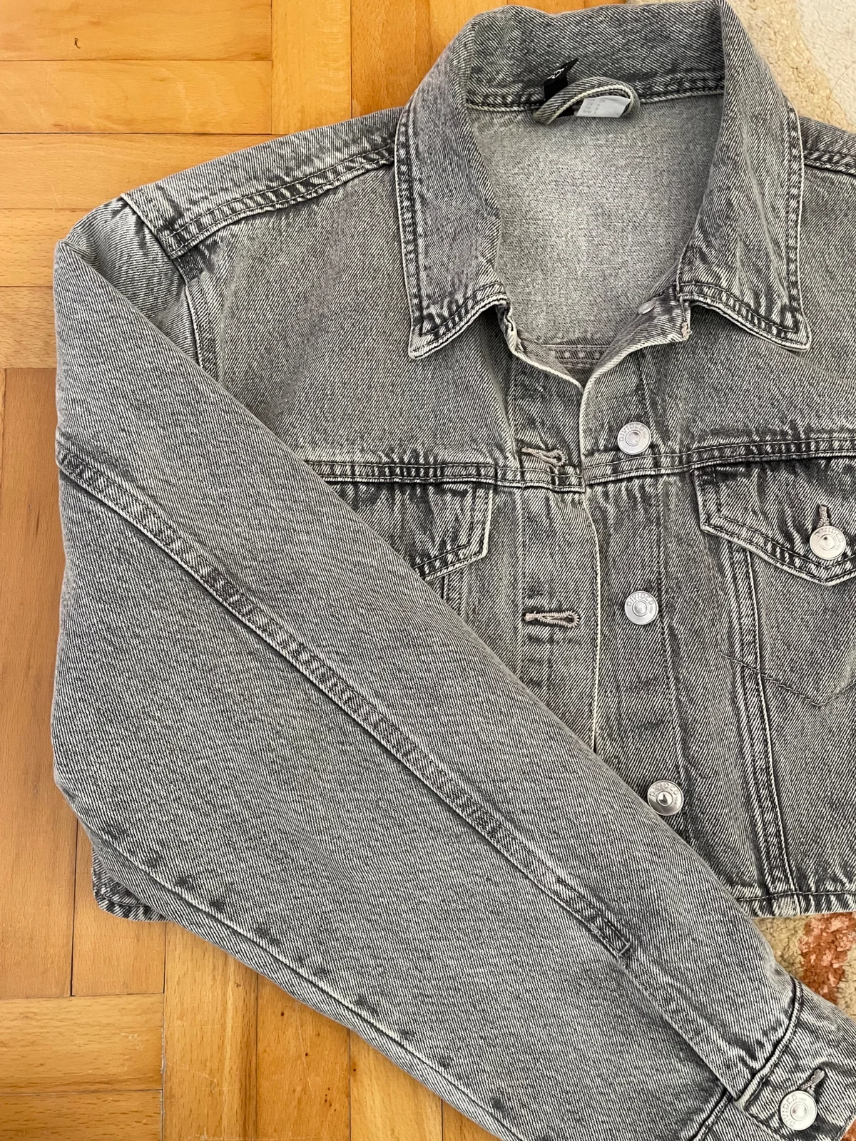 H&M siva teksas jakna | crop | veličina S