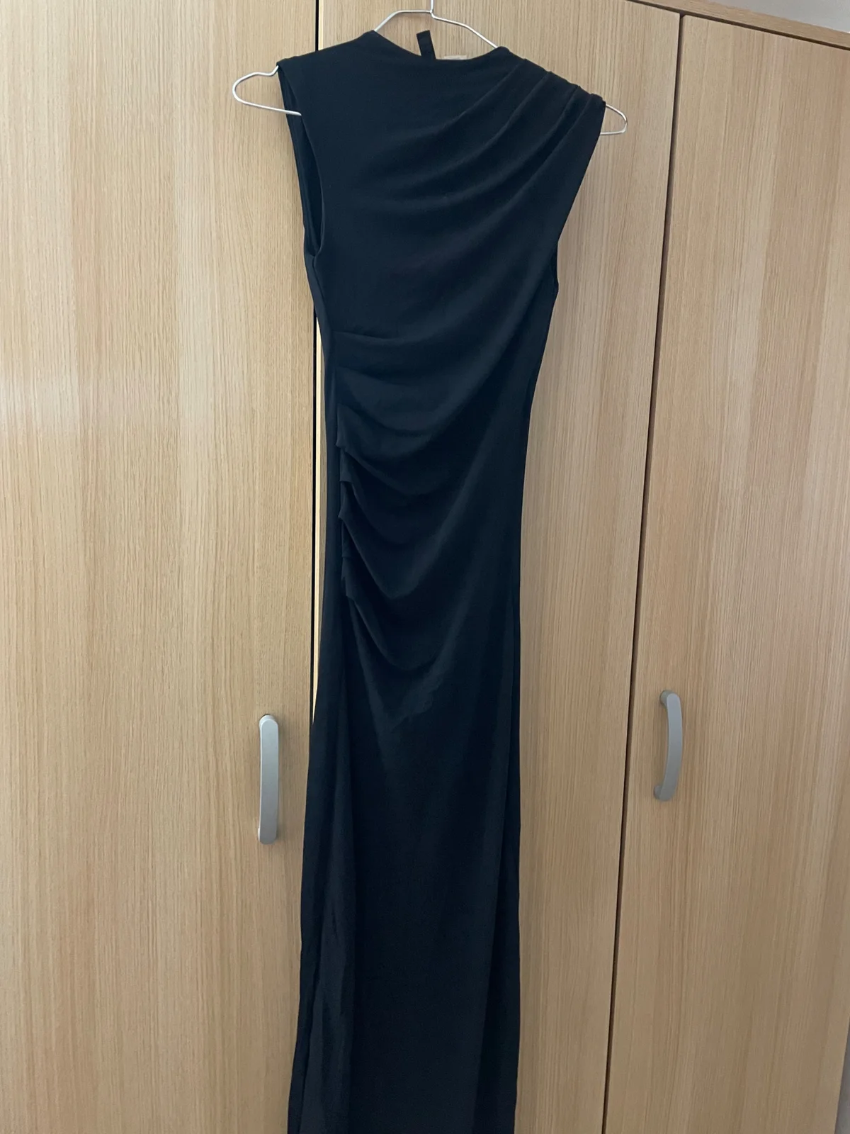 H&M crna duga haljina