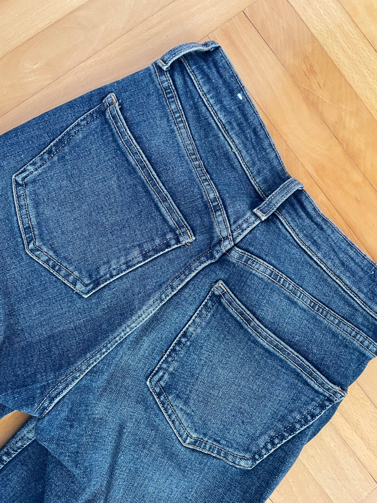 ZARA farmerke zvonastog kroja | skraćeni model | 32
