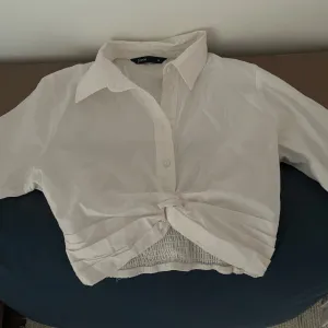 Dve kratke košuljice