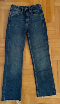 ZARA farmerke zvonastog kroja | skraćeni model | 32