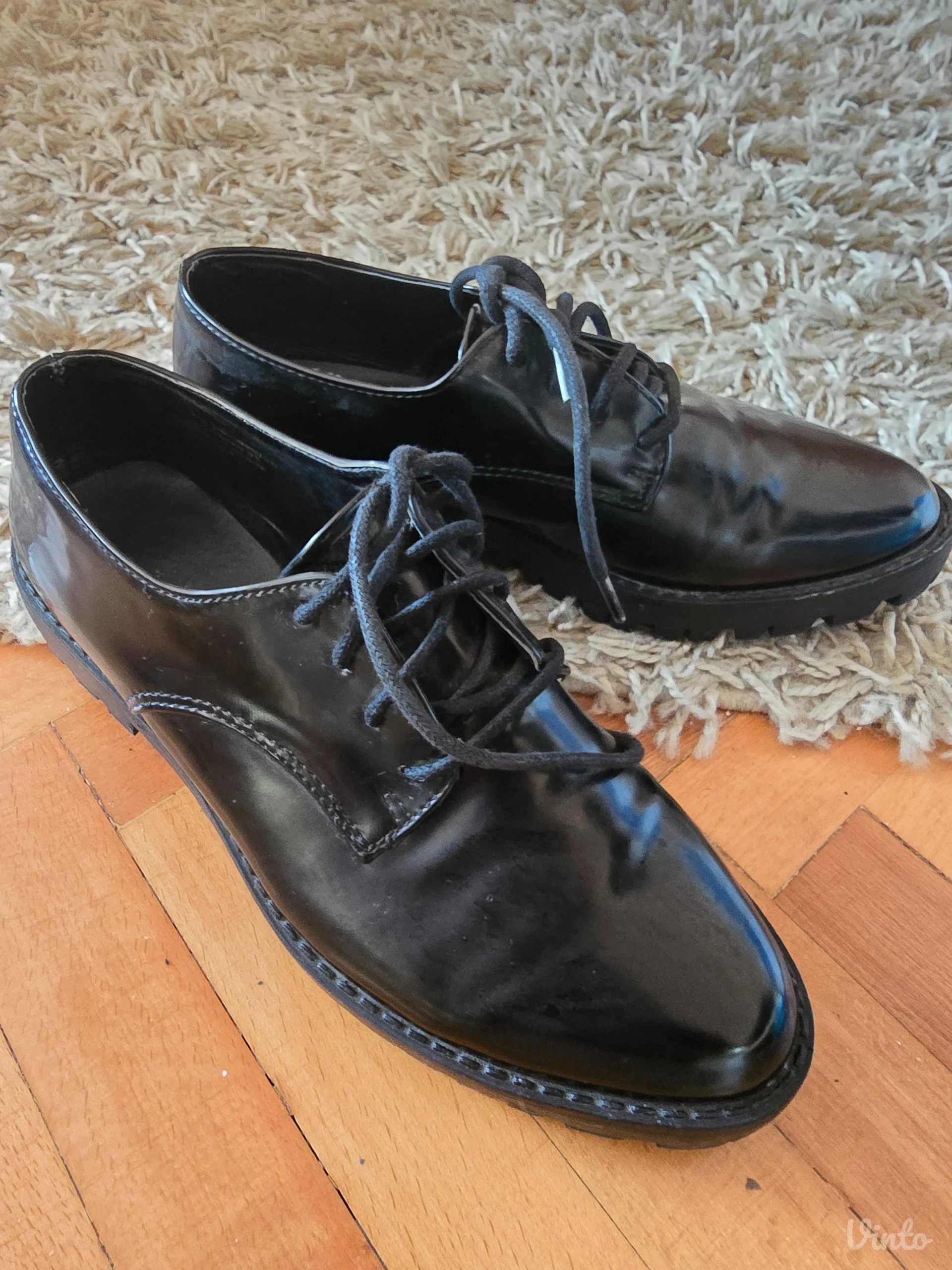 Lakovane oxfordice