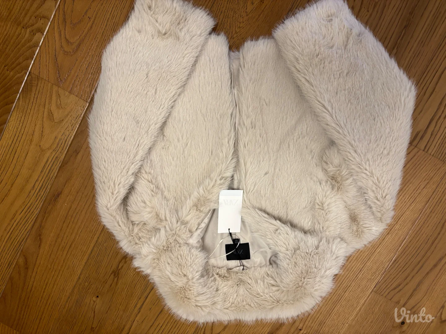 Zara bundica nova sa etiketom