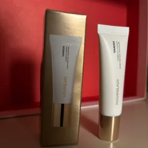 Houglass vanish prajmer za efekat filtera na koži