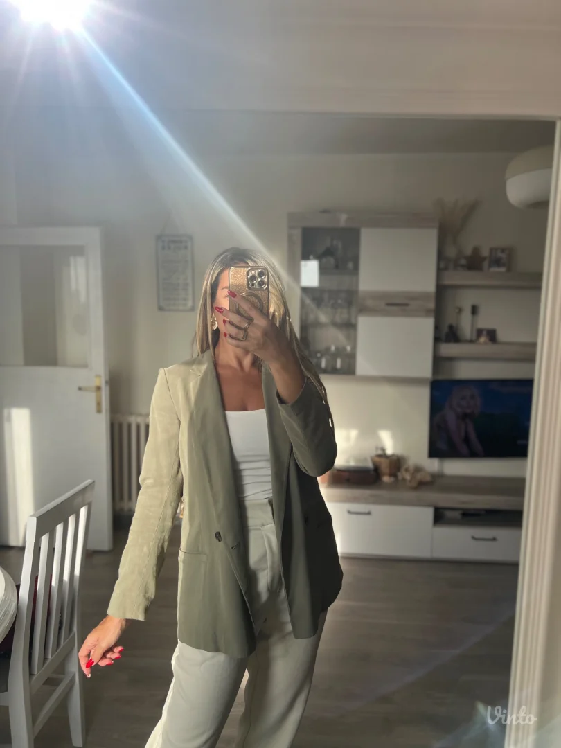 H&M pastelni sako od viskoze