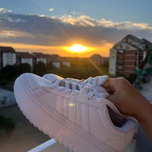 Adidas grand court platform