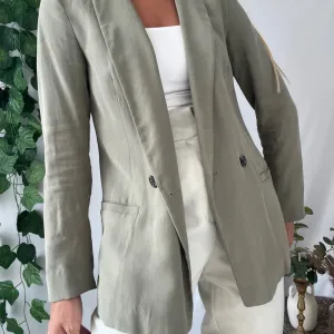 H&M pastelni sako od viskoze