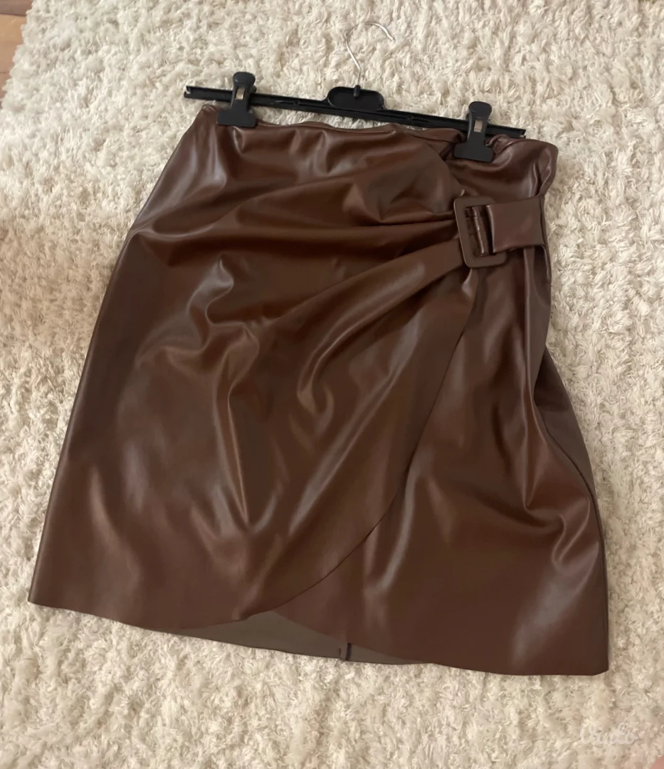 2 kožne suknje za 1200 din