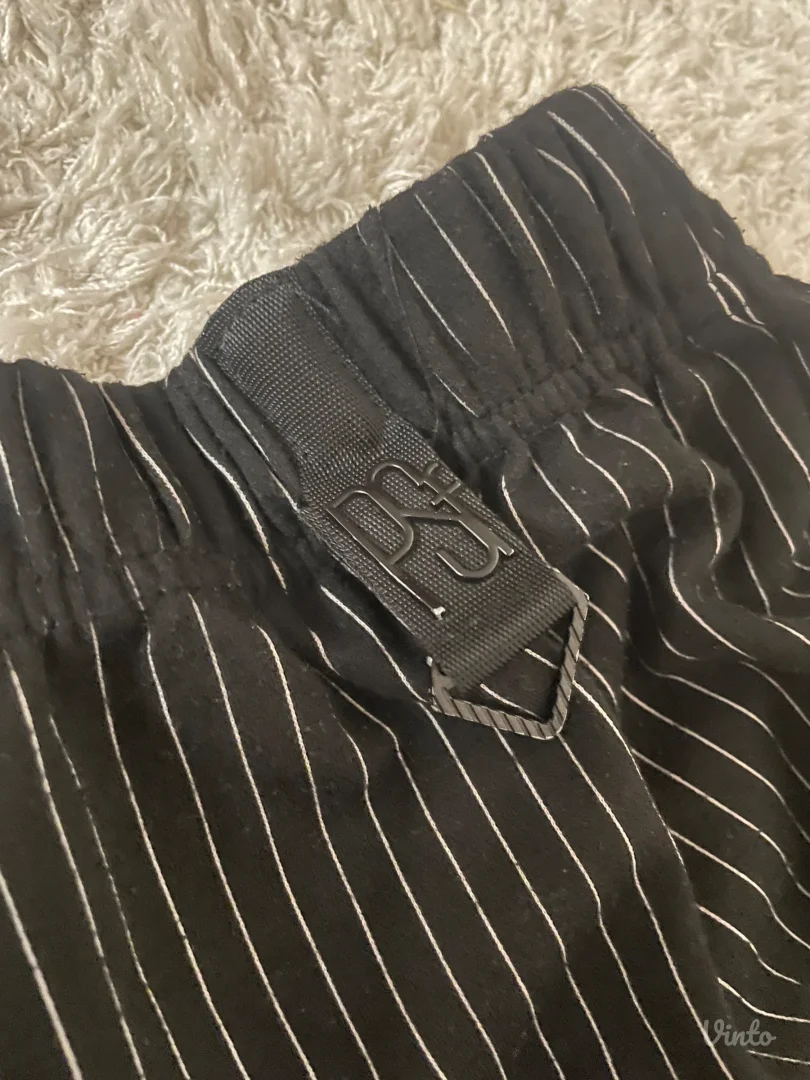 PS prugaste pantalone