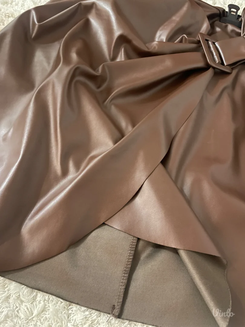 2 kožne suknje za 1200 din