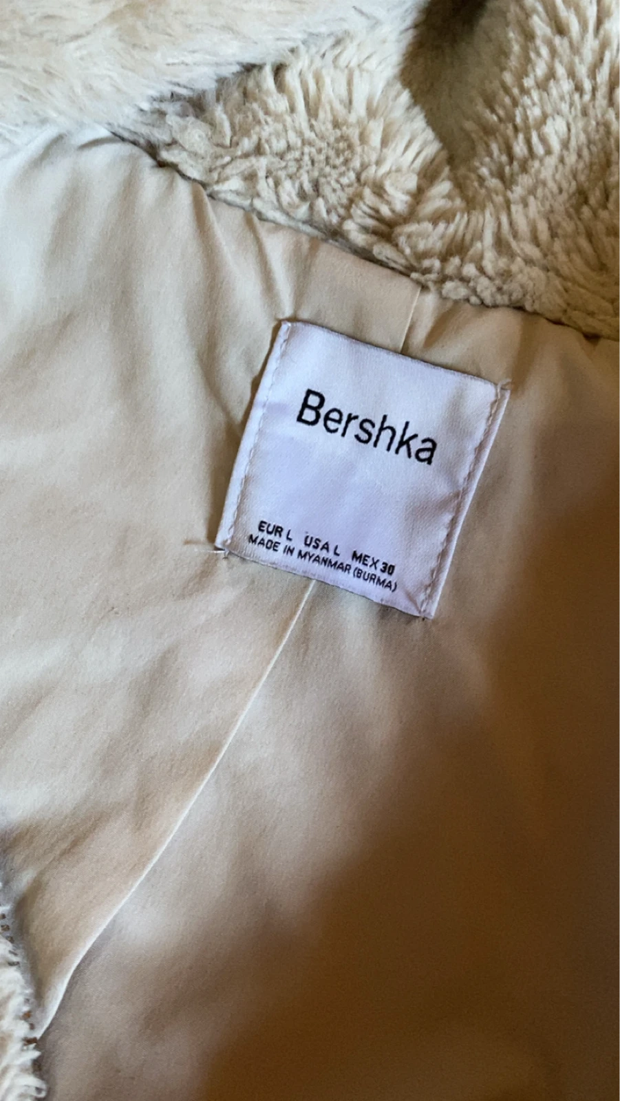 BERSHKA JAKNICA