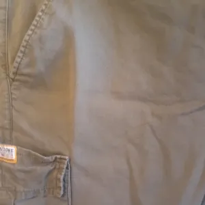 Muske pantalone