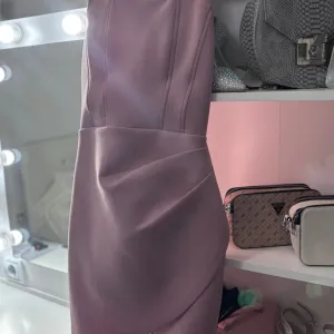 Roze Ženska haljina