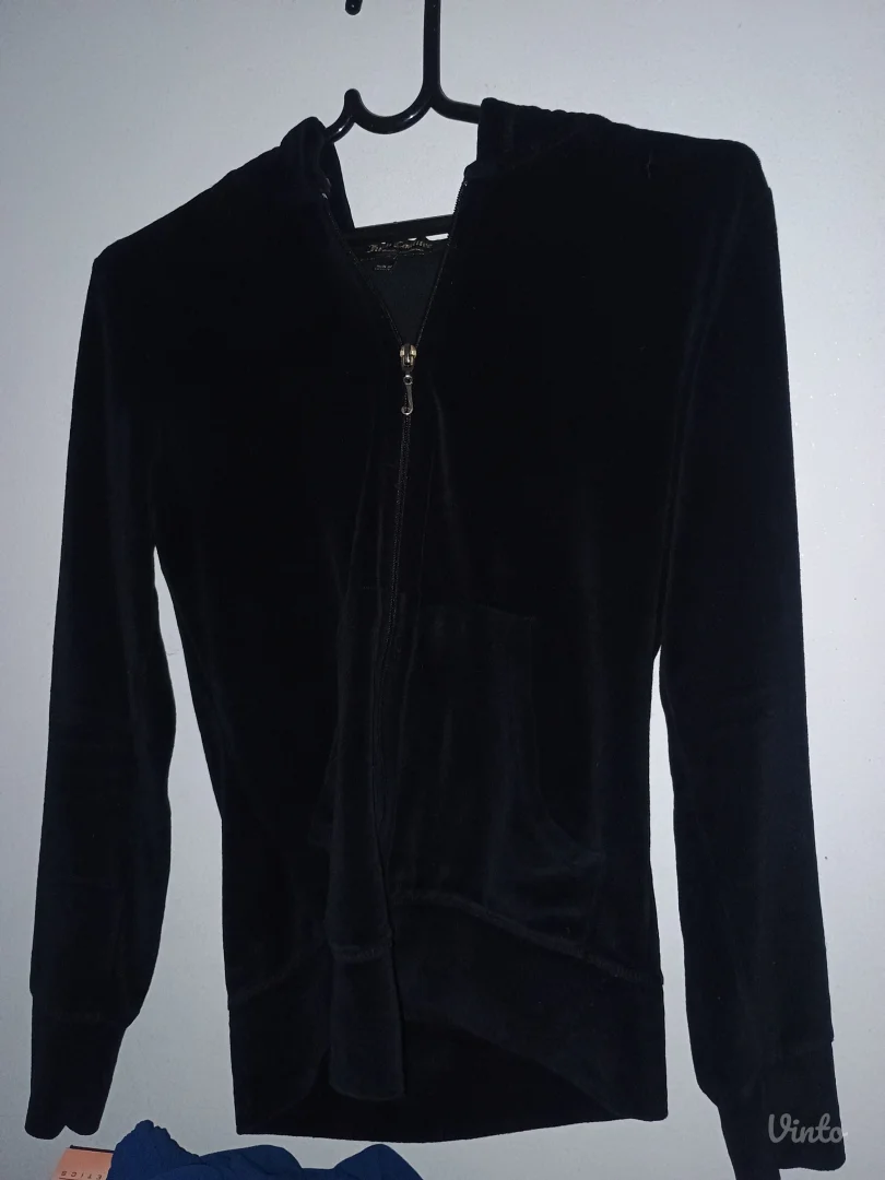 Juicy couture crni duks na zakopcavanje