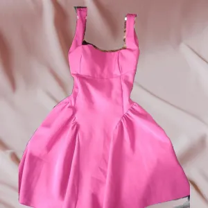 Pink elegantna haljina