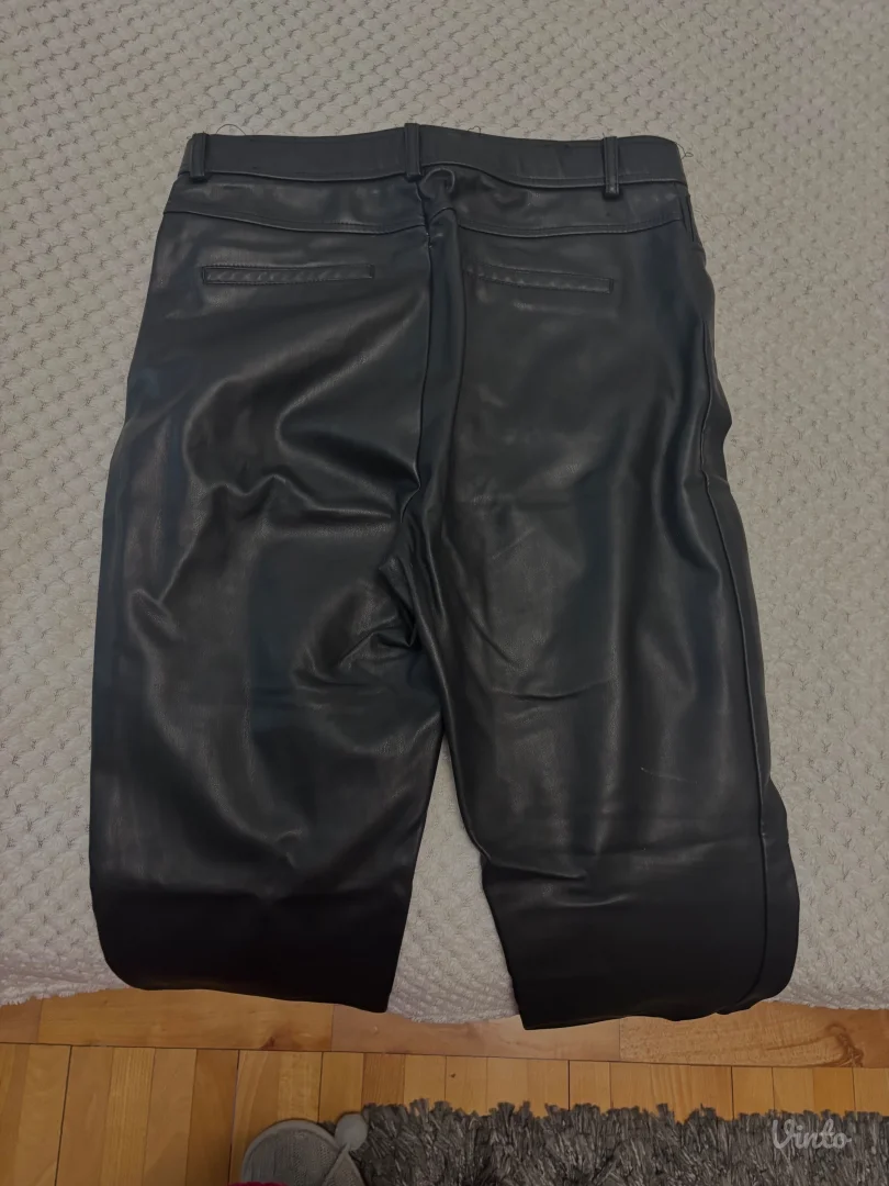 ZARA faux leather pantalone