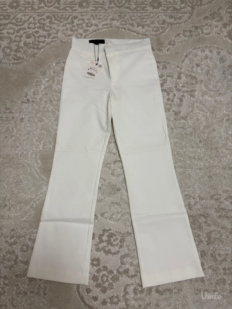 potpuno nove ZARA pantalone