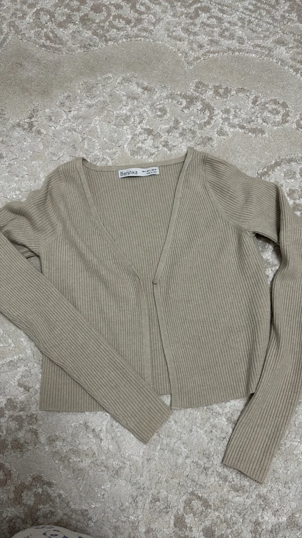 Bershka nova bluzica