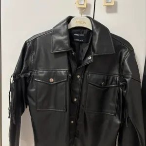 Kozna jakna sa resama