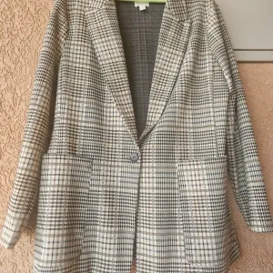 H&M blejzer