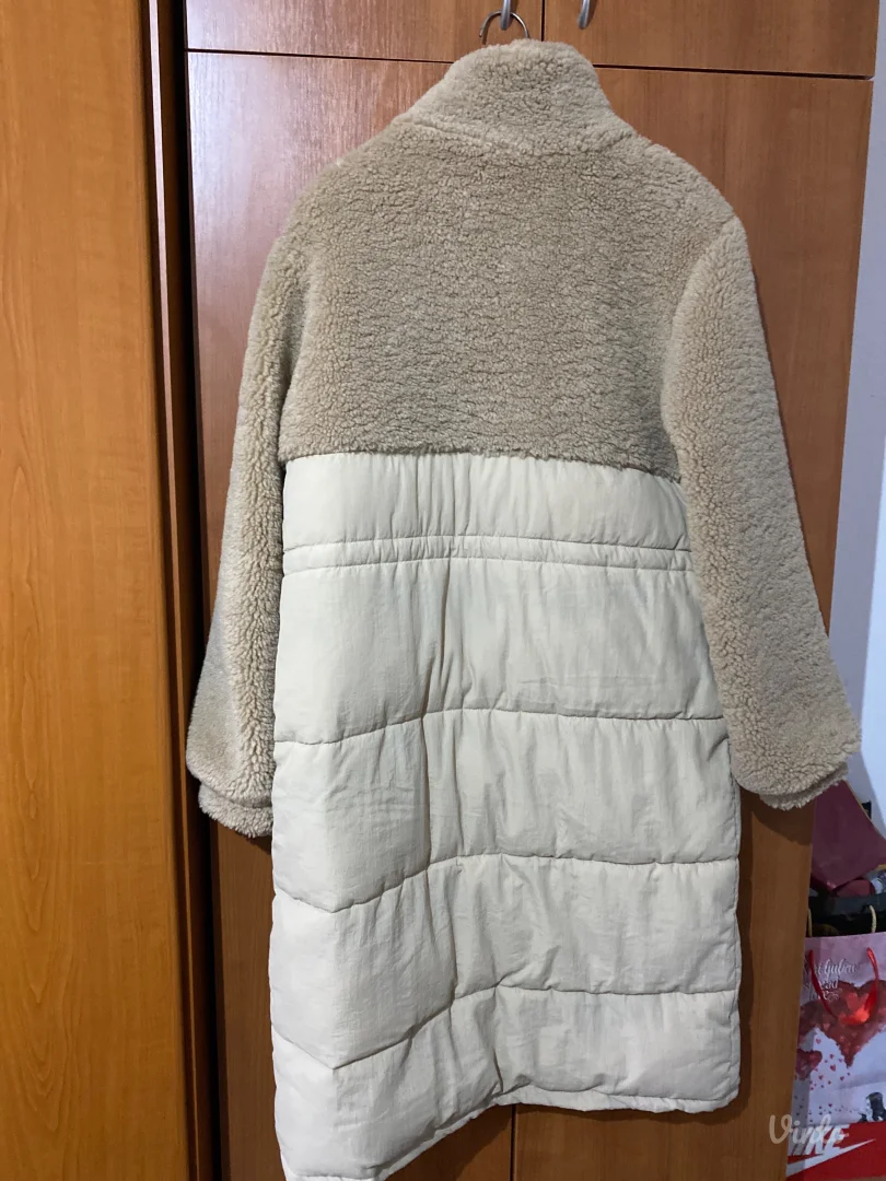 Prelepa i pretopla moderna zimska jakna