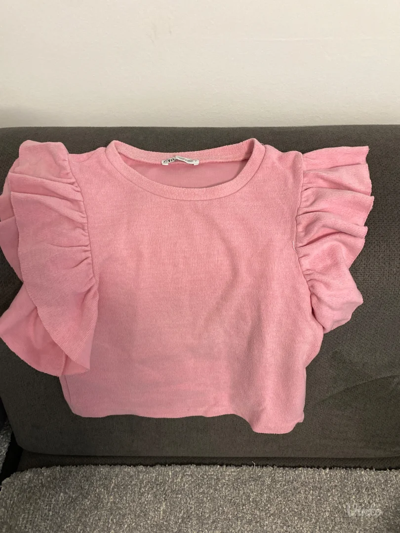 Zara atraktivna pink majica sa puf rukavima