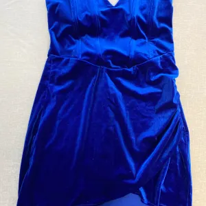 Prelepa kraljevsko plava plišana korset haljina