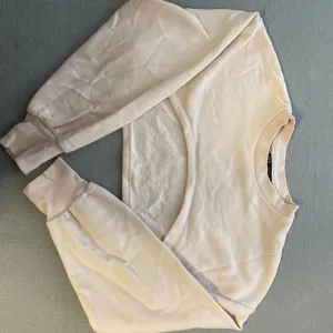 Zara atraktivni duks rukavi