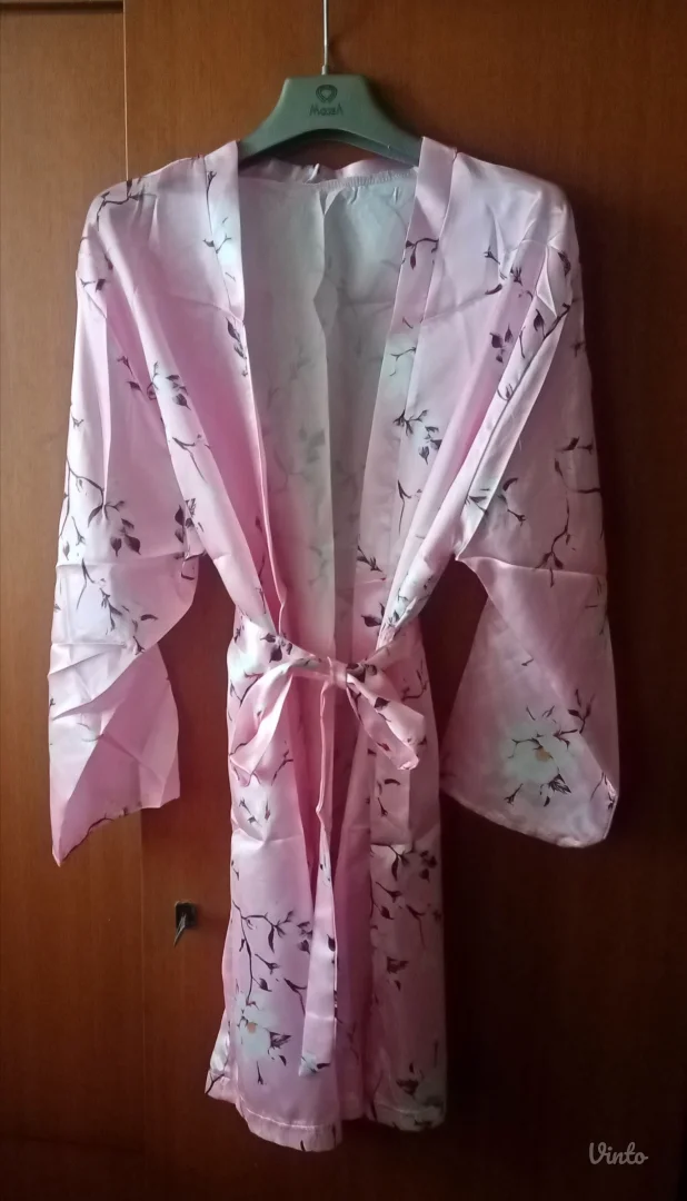 Cvetni ogrtač kimono