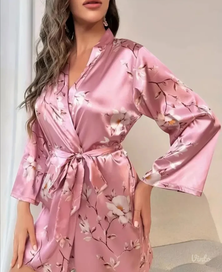 Cvetni ogrtač kimono