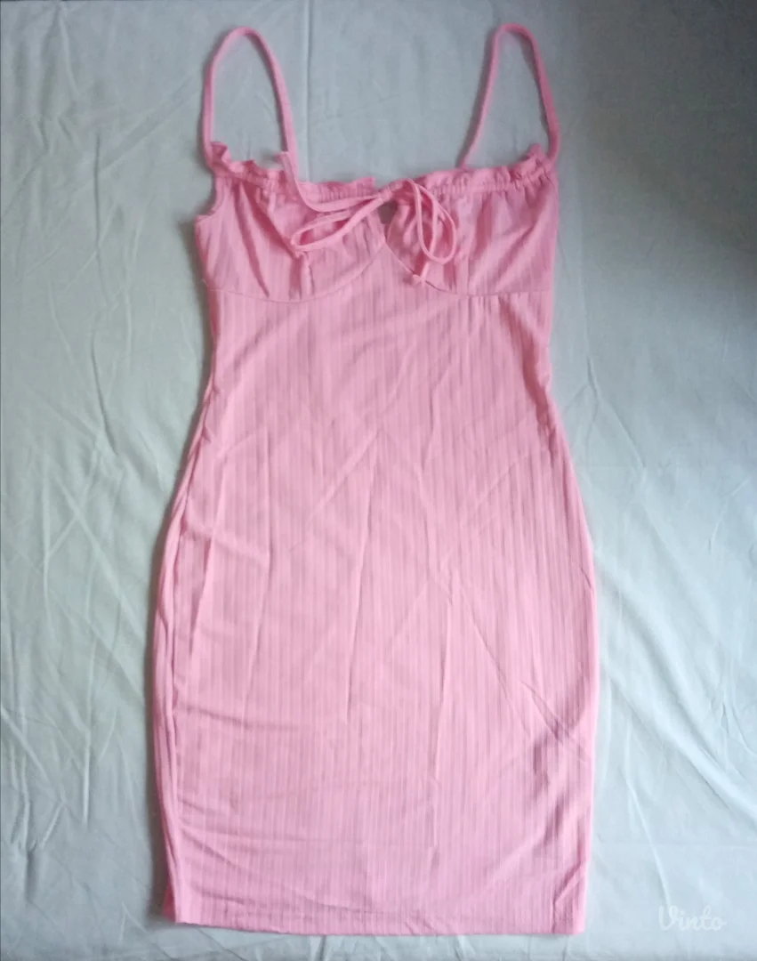 Roze letnja haljinica