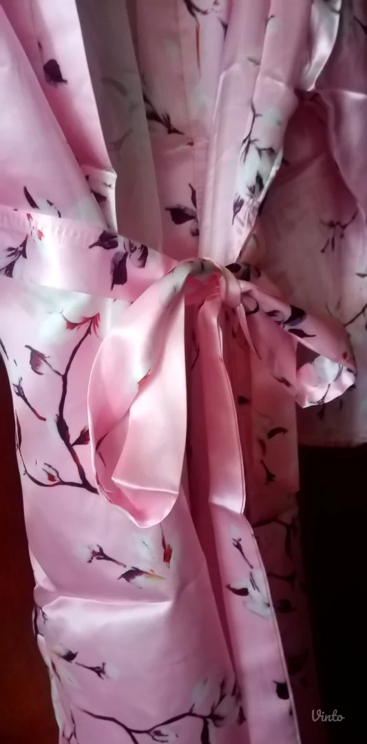 Cvetni ogrtač kimono