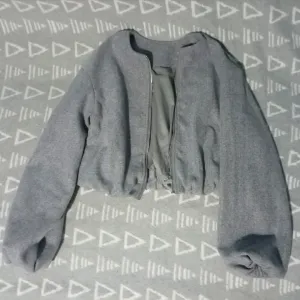 SHEIN crop jaknica
