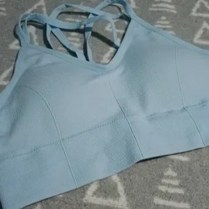 Shein top za trening