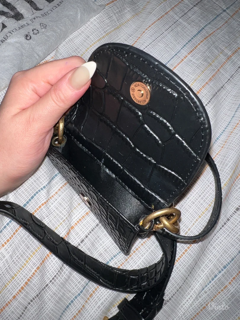 Zara torbica oko struka