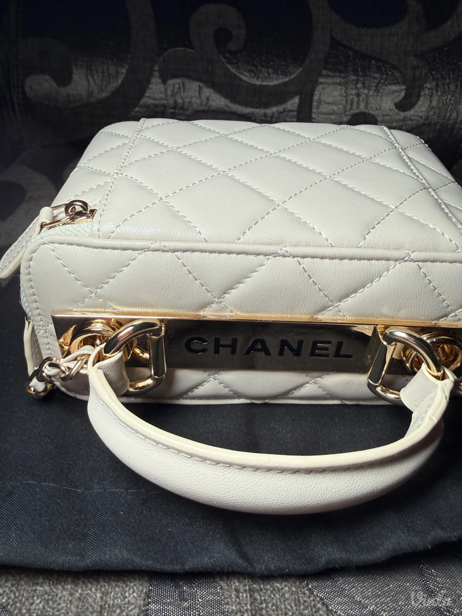 Chanel vanity torbica