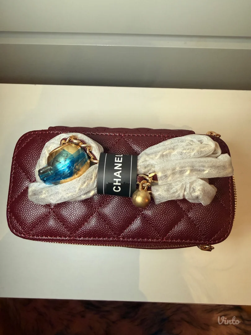 Chanel vanity torbica