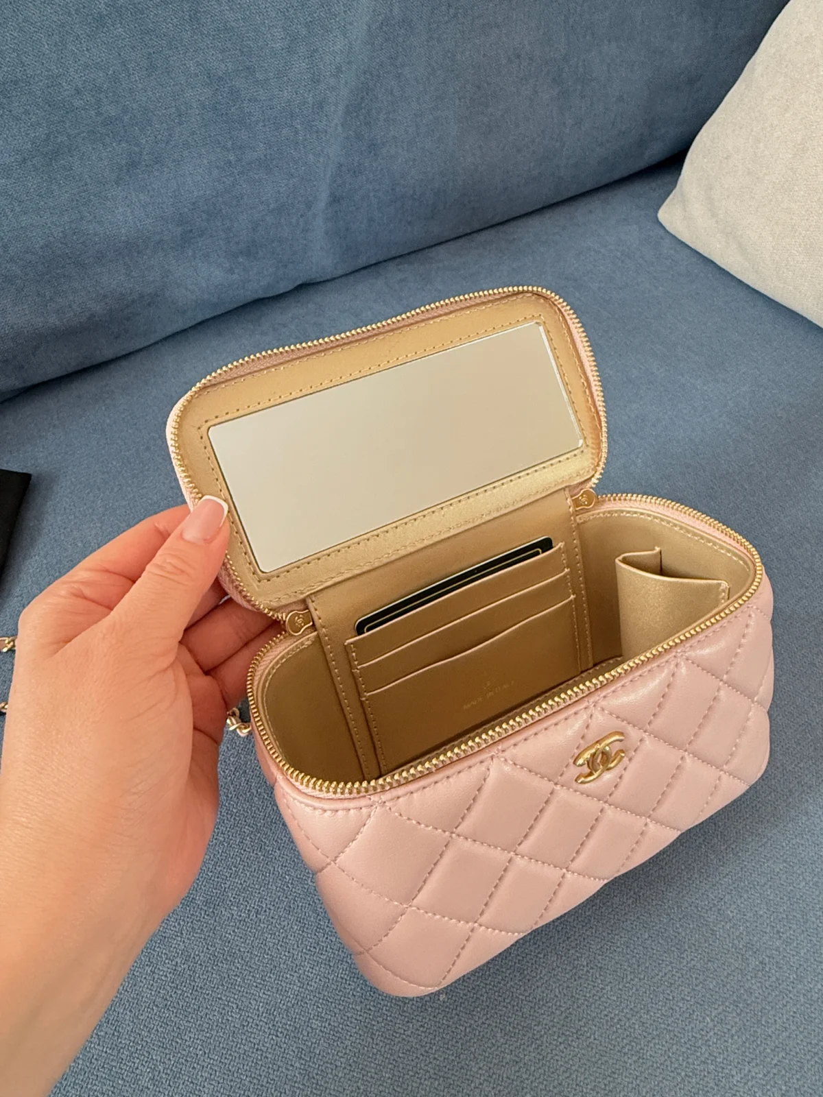 Chanel Vanity torbica nova