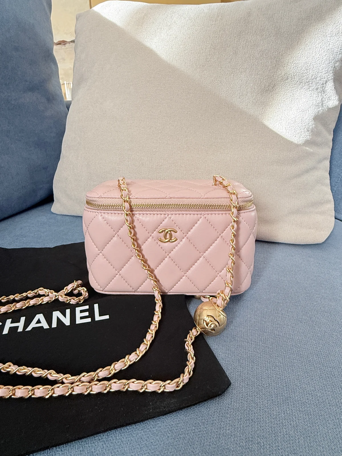 Chanel Vanity torbica nova