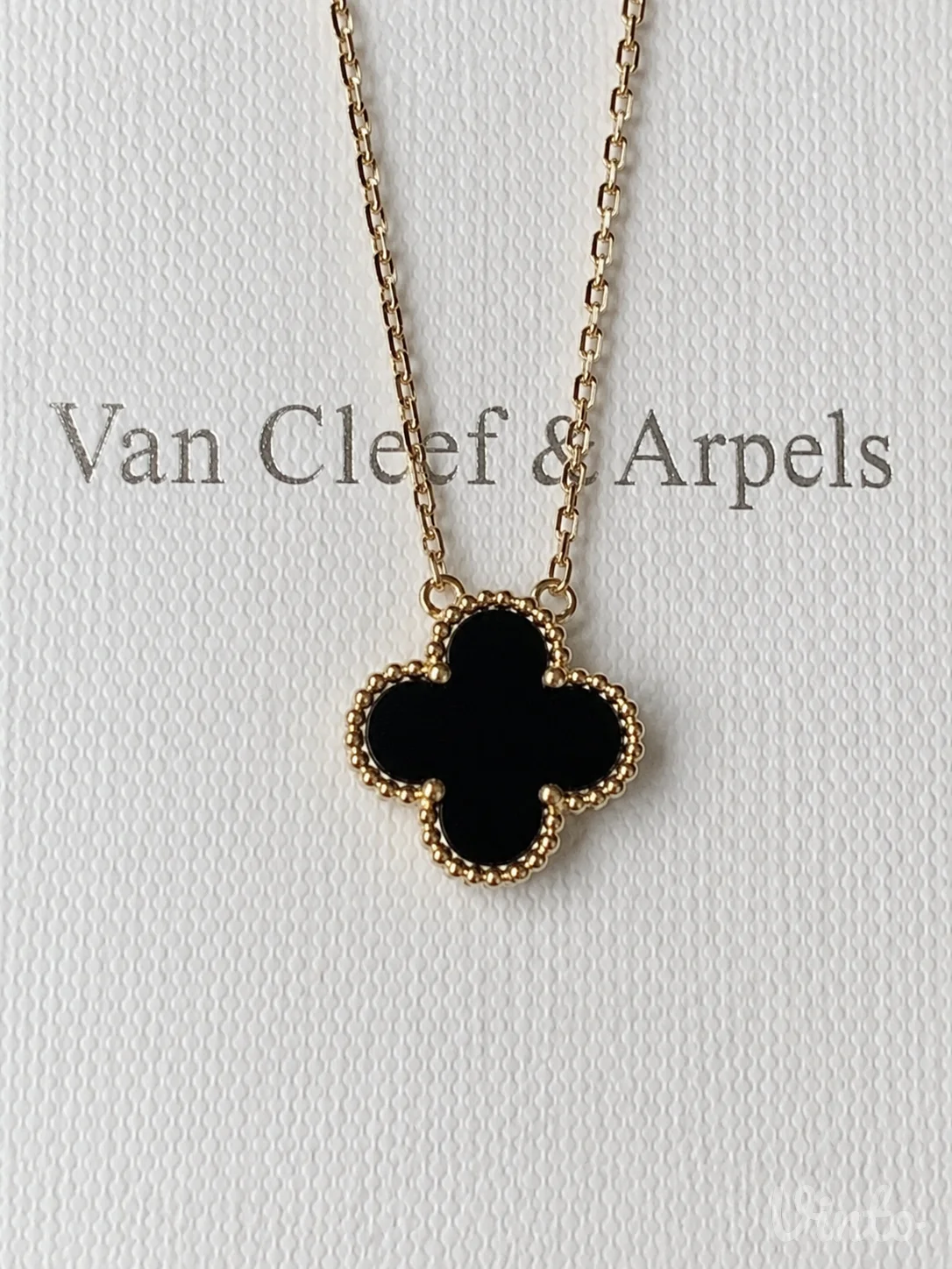 Van Cleef crna ogrlica