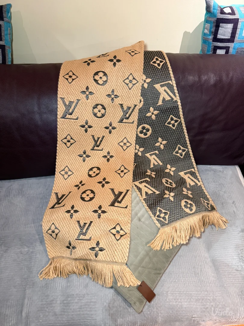 Louis Vuitton šal