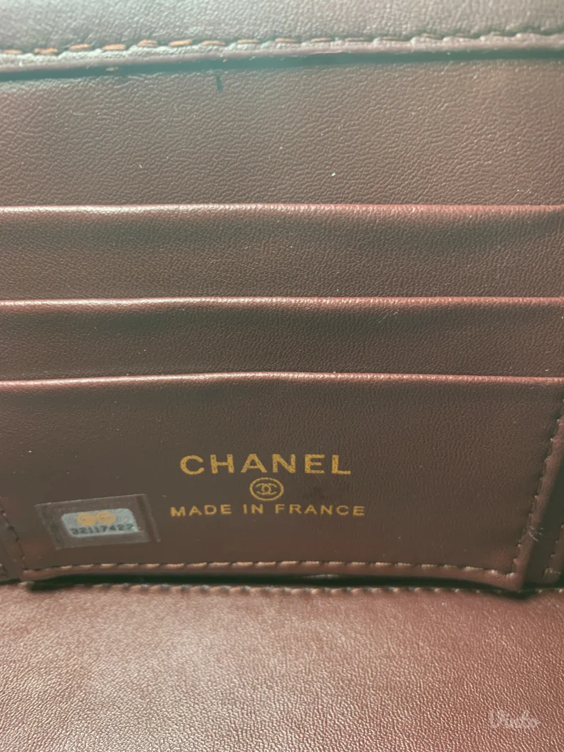 Chanel patent vanity torbica