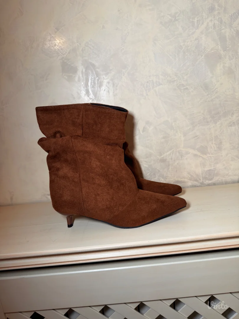 Cizmice sa stiklom (nove)