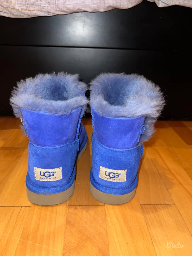 UGG mini bailey button