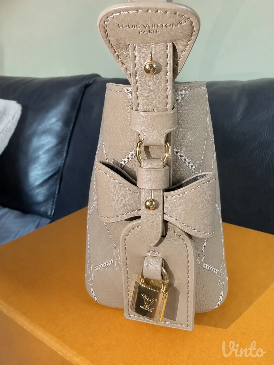 Louis Vuitton bucket torba
