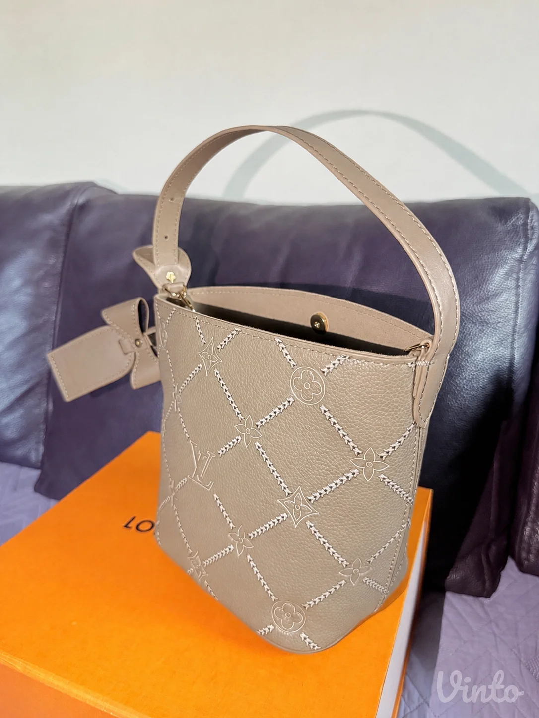 Louis Vuitton bucket torba